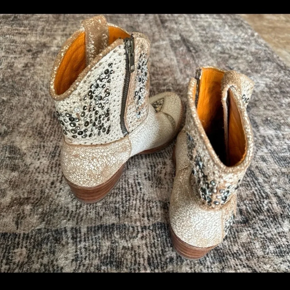 Frye "Deborah" Studded Short Boots 
size 8 - Picture 11 of 12